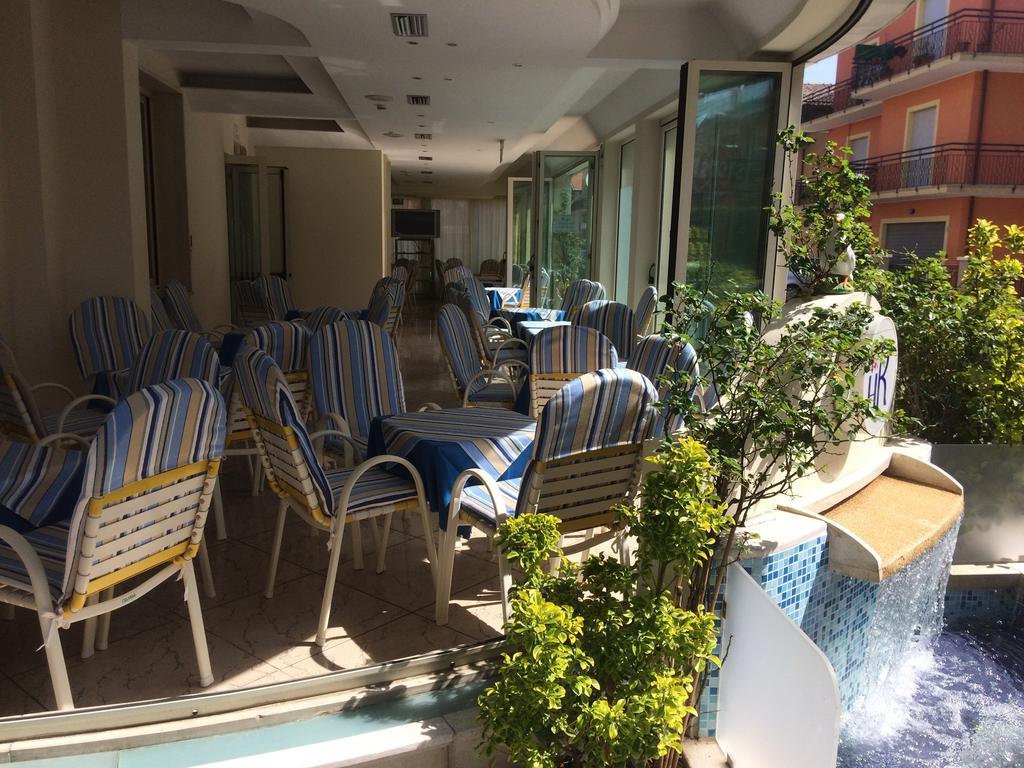Hotel Royal Misano Adriatico Eksteriør billede