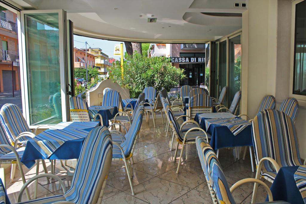 Hotel Royal Misano Adriatico Eksteriør billede